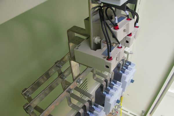 瑞昌配电柜-应急照明配电柜使用对工作人员的具